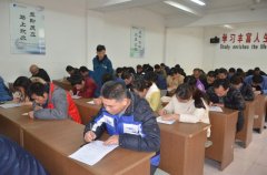 面二車間:開(kāi)展階段測(cè)驗(yàn) 夯實(shí)理論基礎(chǔ)