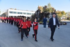 濱州實驗學(xué)校開展主題活動  走進華紡感受創(chuàng)造