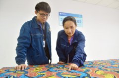 李續(xù)續(xù):每年花型設(shè)計(jì)超570個(gè)