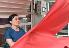 面料車間劉麗麗：練就火眼金睛，成就質(zhì)量堅(jiān)盾